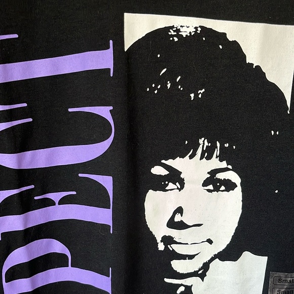 New Aretha Franklin RESPECT Bold Graphic Print Short Sleeve Tee Shirt Size S - Picture 3 of 8